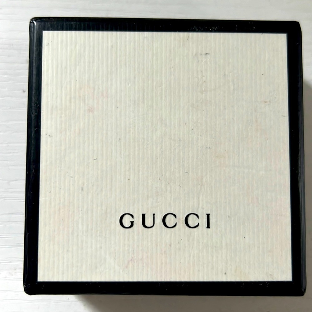 Like new, Sterling silver interlocking G, Gucci stud earings